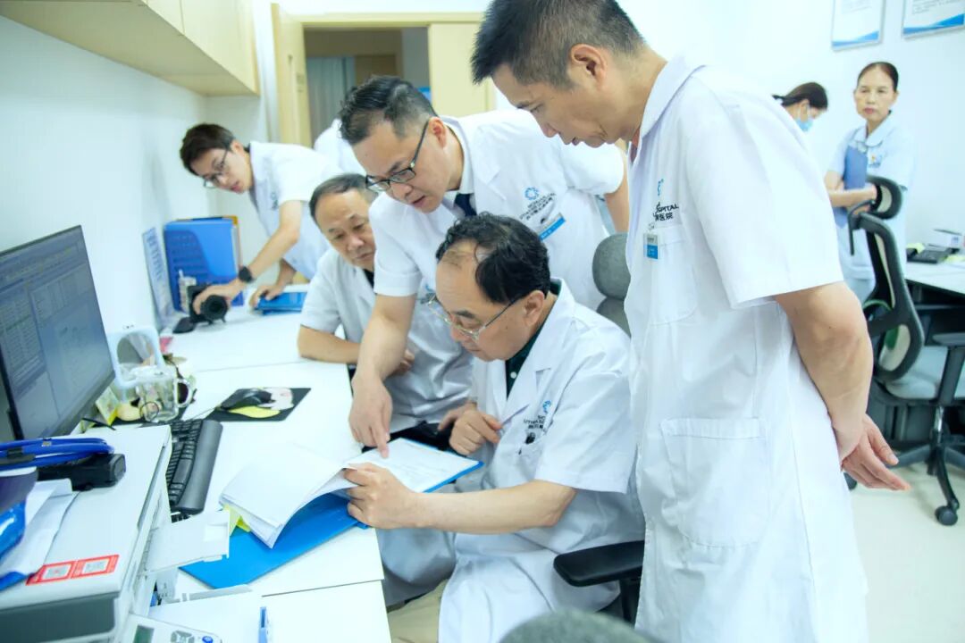 “中国保胆老大”盛赞!四川结石病医院领跑隐痕保胆技术(图1) “中国保胆老大”盛赞!四川结石病医院领跑隐痕保胆技术(图1)