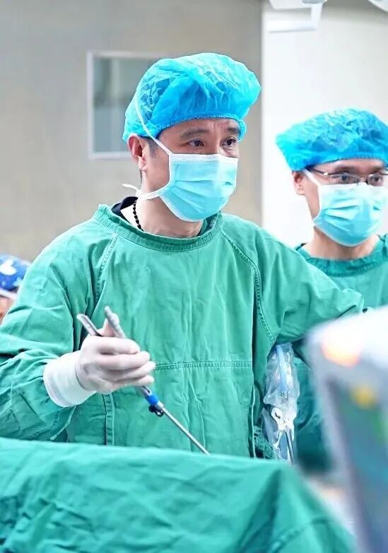 四川保胆案例分享：七年无感却藏126颗结石！男子胆囊惊现“珍珠串”(图3)