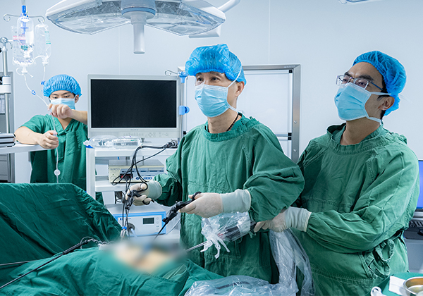 无症状≠无风险!40岁女子突发腹痛,四川结石病医院保胆取出275颗结石(图5) 无症状≠无风险!40岁女子突发腹痛,四川结石病医院保胆取出275颗结石(图5)