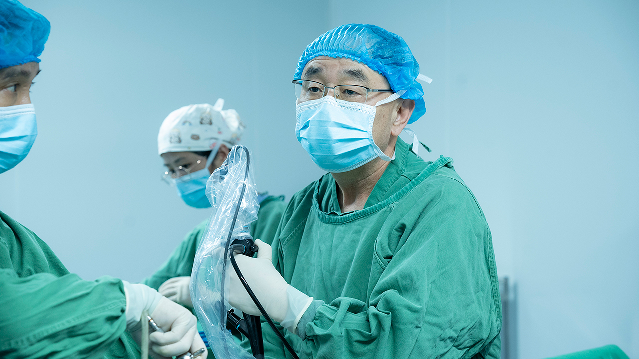 为“保胆”而来:北京国之名医刘京山教授再度来院,亲诊手术惠泽西南患者(图5) 为“保胆”而来:北京国之名医刘京山教授再度来院,亲诊手术惠泽西南患者(图5)