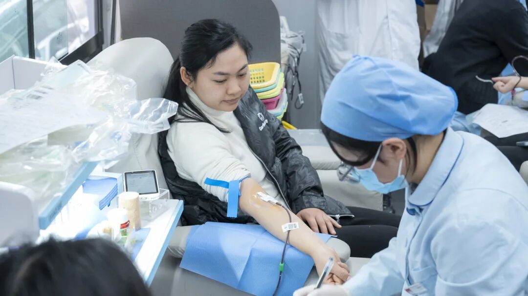 当“天使白”献上“热血红”：我院积极响应卫健局无偿献血活动(图6)