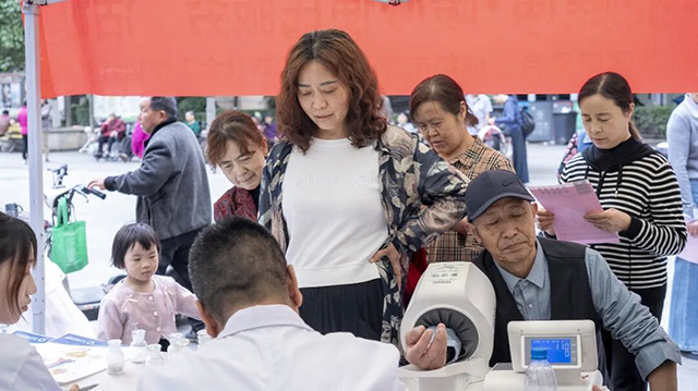 【全国肿瘤防治宣传周】走进双流,我院义诊为百姓胆囊健康“排雷”(图7) 【全国肿瘤防治宣传周】走进双流,我院义诊为百姓胆囊健康“排雷”(图7)