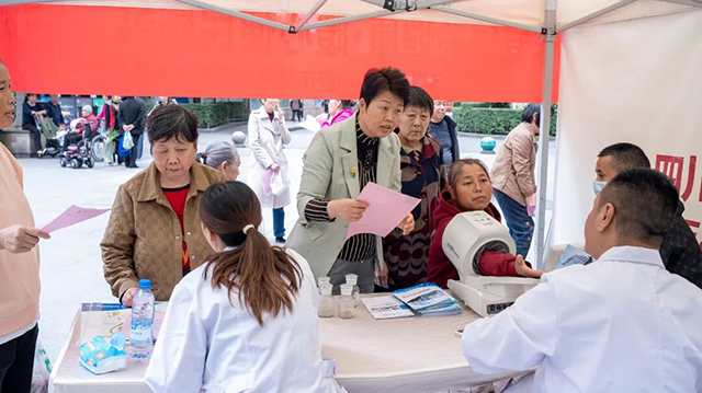 【全国肿瘤防治宣传周】走进双流,我院义诊为百姓胆囊健康“排雷”(图8) 【全国肿瘤防治宣传周】走进双流,我院义诊为百姓胆囊健康“排雷”(图8)