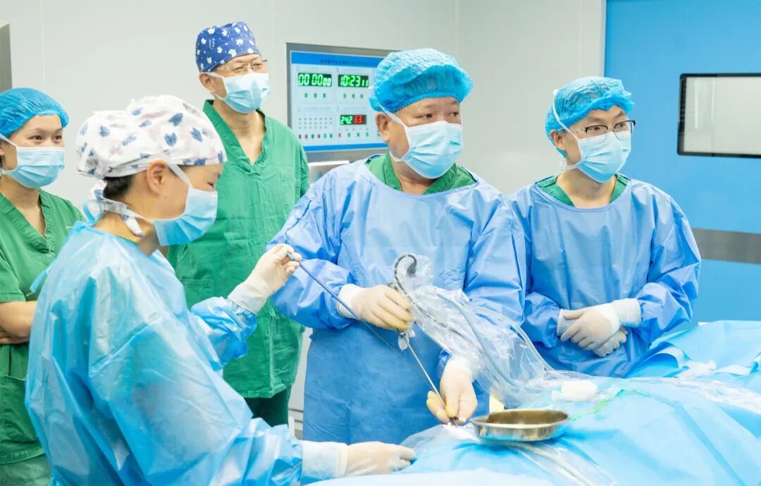 又一颗复杂「鹿角形铸型结石」，四川结石病医院专家一次性“清剿”！(图4)